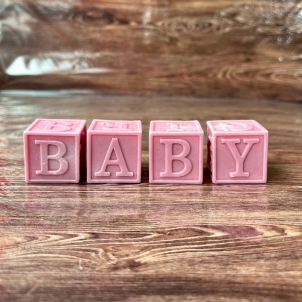 Фигурка из шоколадной глазури "Кубики", розовые