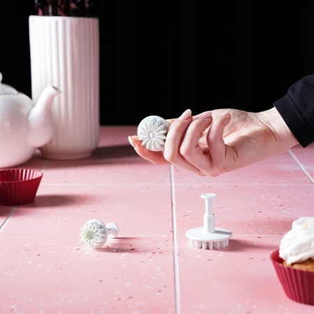 Набор плунжеров кондитерских Доляна «Герберы», 3 шт, размеры цветков: 5,5 см, 4 см, 2,5 см