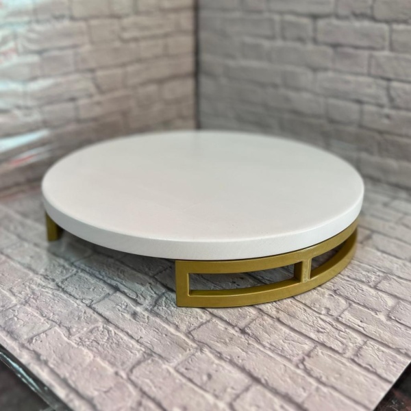 Тортовница деревянная на металлической ножке, d-30 см, h-5 см, белый/золото