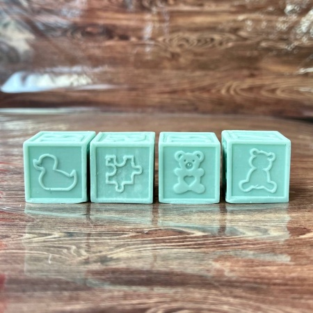 Фигурка из шоколадной глазури "Кубики", голубые