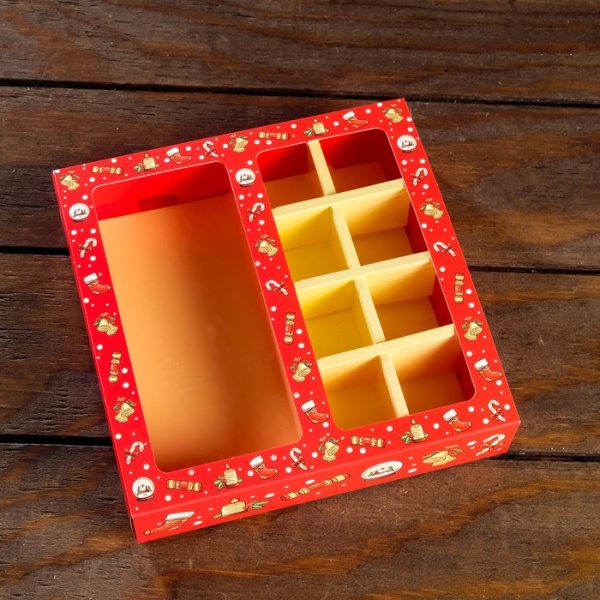 Коробка для 8 конфет + шоколад, с окном "Ёлочные игрушки"