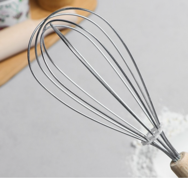 Венчик кондитерский для взбивания с деревянной ручкой "Классика", 27 см Венчик кондитерский для взбивания с деревянной ручкой "Классика", 27 см
