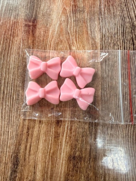 Фигурка из шоколадной глазури "Бантики №5" розовые, 2,5 см, 4 шт