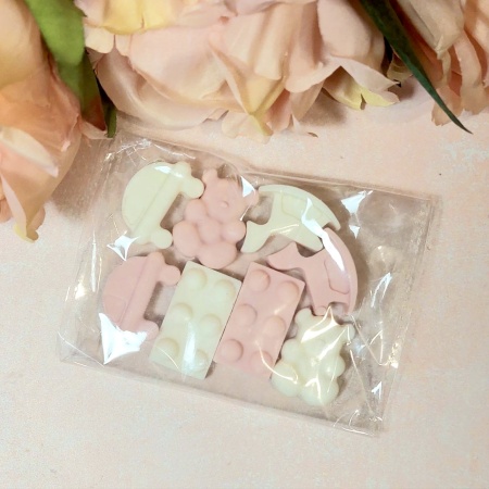 Фигурка из шоколадной глазури "Набор. Детские игрушки", розовый