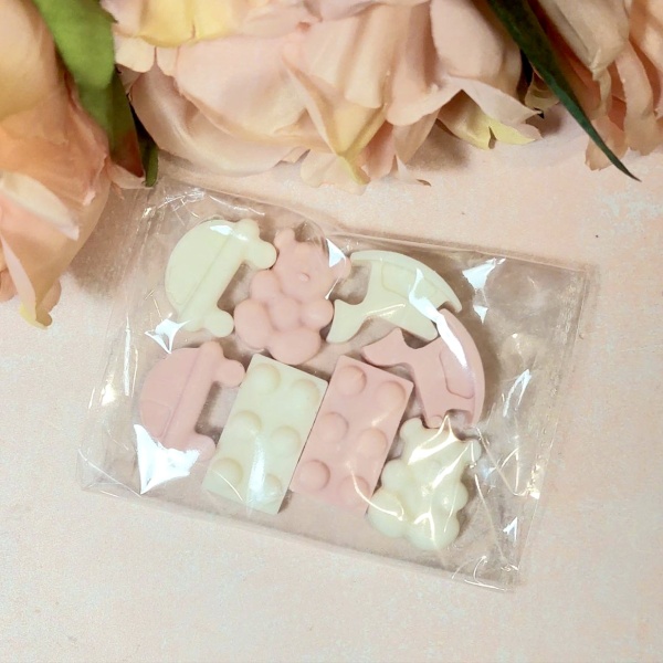 Фигурка из шоколадной глазури "Набор. Детские игрушки", розовый