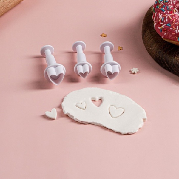 Набор плунжеров кондитерских Доляна «Сердечко», 3 шт: 1,6×1,1 см, 1,4×1 см, 1×1 см