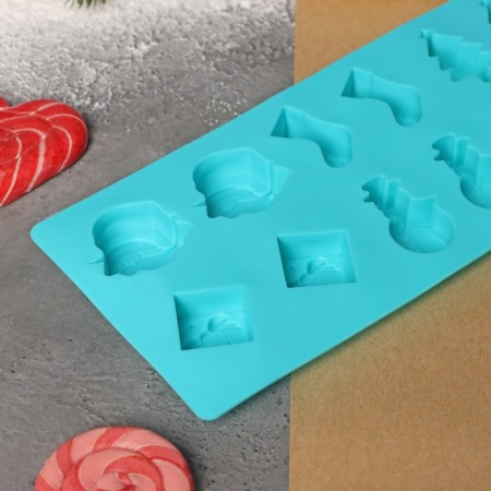 Форма для льда и шоколада «Новый год», 21,5×10 см, 12 ячеек